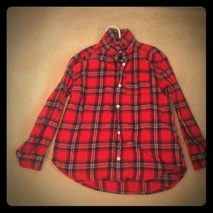 This a red plaid shirt and it is a M (8)